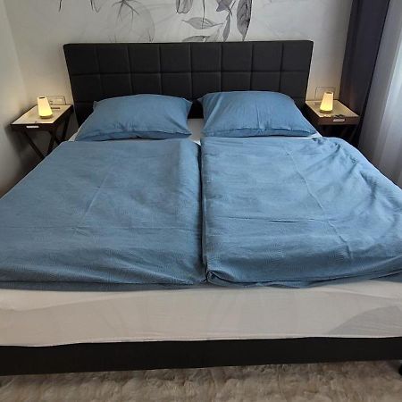 Altbauwohnung Mit Charme - Selbst Check In - Queensize Bett Viena Exterior foto