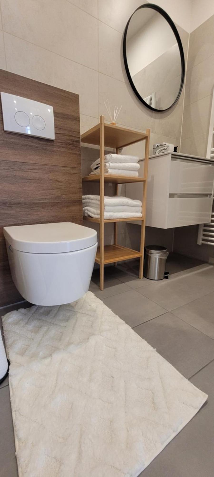 Altbauwohnung Mit Charme - Selbst Check In - Queensize Bett Viena Exterior foto